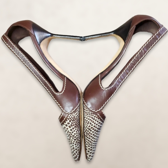 Manolo Blahnik Tifo Canvas-Toe Pump, Chocolate Size 40 - Picture 3 of 8